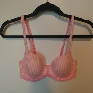 Victoria's Secret Body by Victoria Bra. 32D